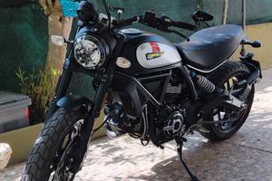 moto  D