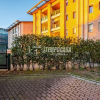 BILOCALE DEL 2006 CON GIARDINO PRIVATO