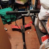 bipattino, monopattino a tre ruote 