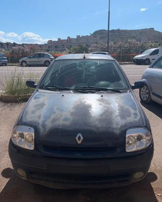 Clio 2000