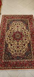 Tappeto persiano isfahan di seta.