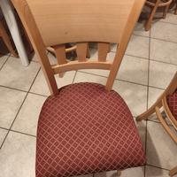 Sedie in legno massiccio con seduta imbottita