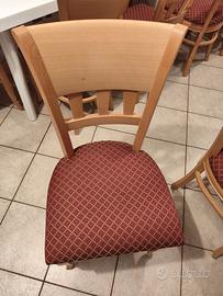 Sedie in legno massiccio con seduta imbottita