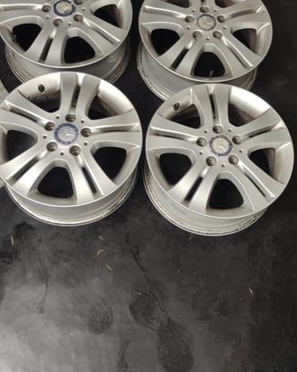 cherchi mercedes B180