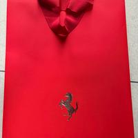 Borsa in cartone Rosso FERRARI, originale