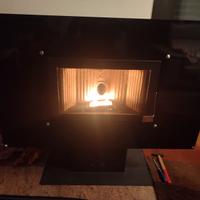 STUFA A FORMA DI CAMINO