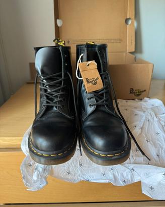Dr. Martens tg. 43 Black 1460 uomo