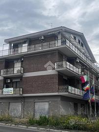 3 LOCALI A ALBANO LAZIALE