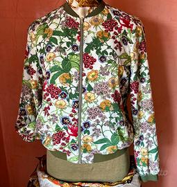 Bomber jacket floreale di Zara