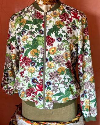 Bomber jacket floreale di Zara