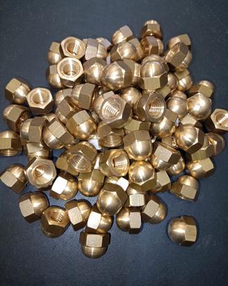 Dado cieco in ottone M 10 pezzi 100