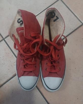 Scarpe Levi's rosse