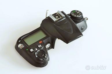 Nikon D7000  Parte superiore
