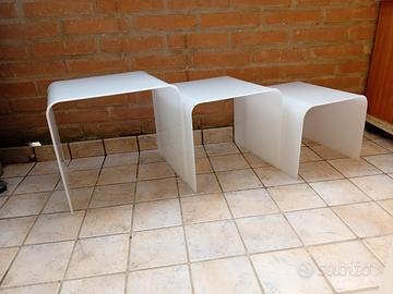 3 tavolini in plexiglass opalino 