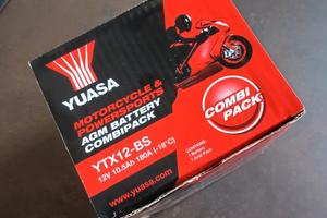 Batteria moto Yuasa YTX12-BS - Senza manutenzione