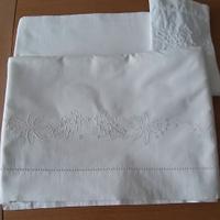 Lenzuola ricamate a mano anni '50