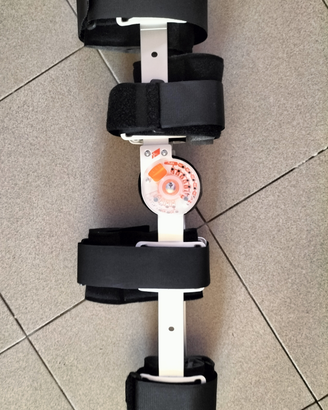 Tutore ginocchio a movimento graduato go up