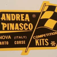 Adesivo logo Andrea pinasco per vespa marmitta