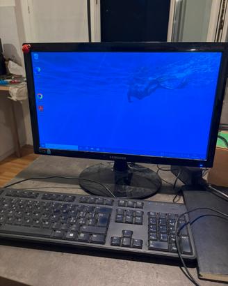 Pc fisso con monitor
