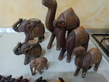 Statue di cammelli/elefanti