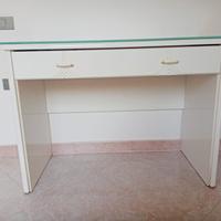 Scrivania in legno, laccato bianco