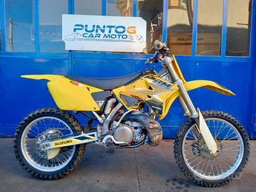 Suzuki RM 250 2 tempi anno 2002 meccanica ok!!