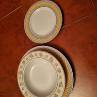 Servizio di piatti giallo e celeste