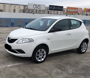 Lancia ypsilon metano