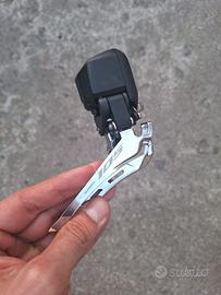 Deragliatore anteriore Shimano 105 Di2