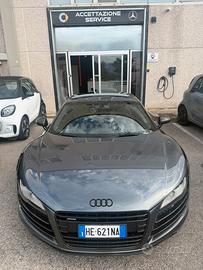 Audi R8 V8
