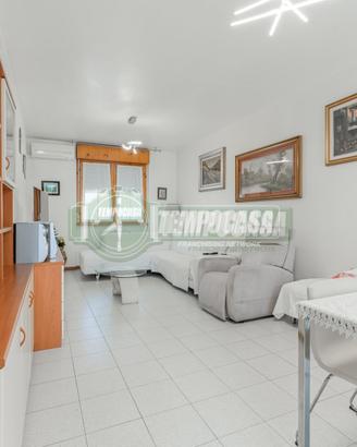 villa a schiera con pannelli fotovoltaici