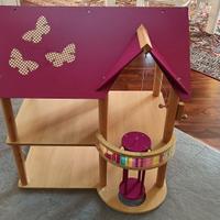 Casetta per bambole in legno