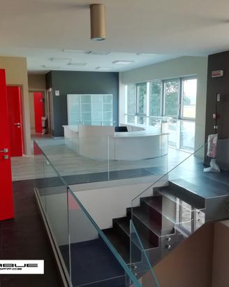 Arredamenti uffici & negozi nuovi produzione