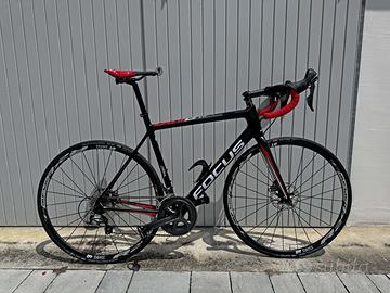 Bici da corsa FOCUS Cayo Evo Carbonio freni disco