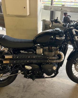 Triumph street scrambler