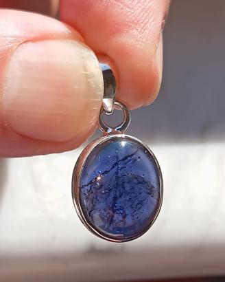 Ciondolo in Tanzanite, montato su Argento 925