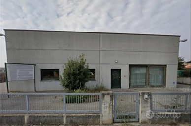 Capannone e terreno edificabile