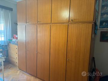 Armadio 7 ante, legno, noce chiaro mt 2,5