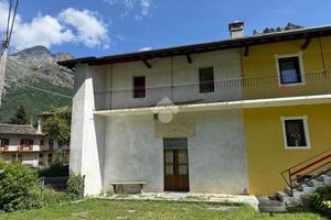 CASA SEMINDIPENDENTE A USSEGLIO