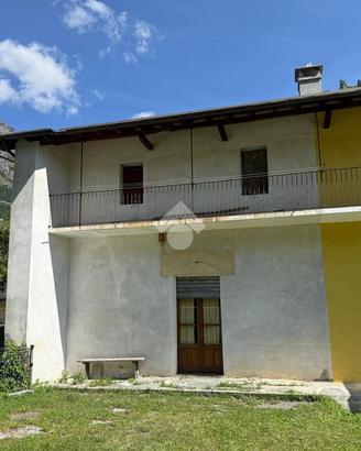 CASA SEMINDIPENDENTE A USSEGLIO