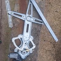 alzavetro toyota yaris 2016 in poi