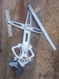 alzavetro toyota yaris 2016 in poi