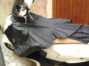 Coperta gambe per scuter Tucano