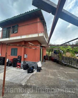Casa singola con terreno a Sant'Alfio