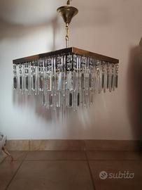 Lampadario con cristalli pendenti