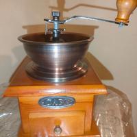 Macinino da caffè in legno