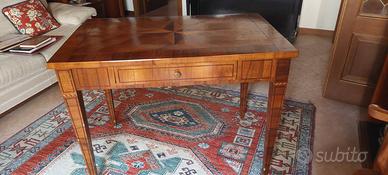 Scrivania antica