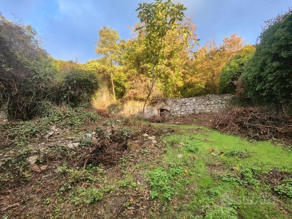 Rustico / Casale di 1150 m² con più di 5 locali a - Vista 2