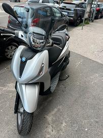 Beverly 400