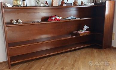 libreria a giorno ad angolo